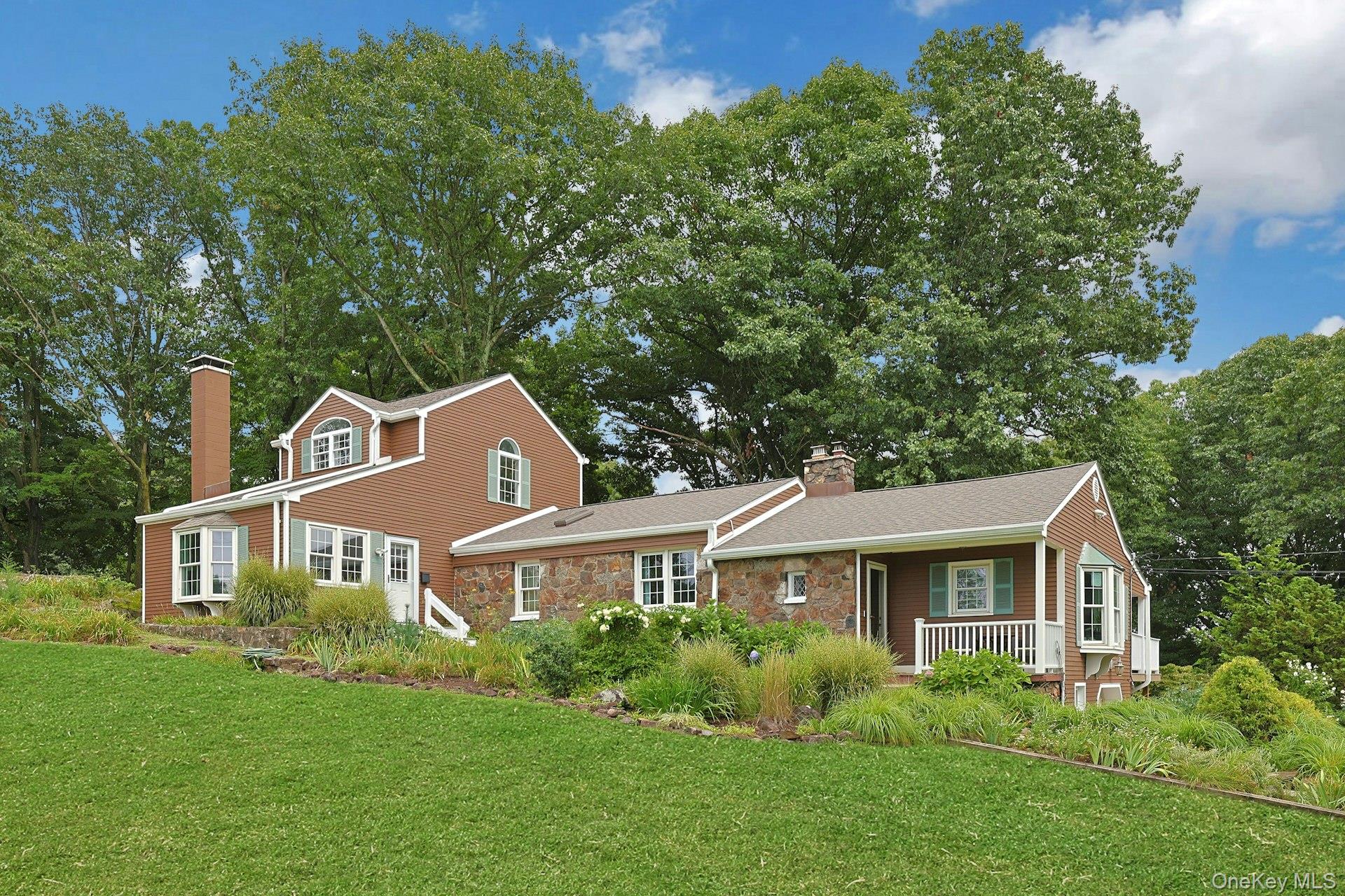 Welcome to this spacious Split/Ranch featuring an open floor plan, 5 b...