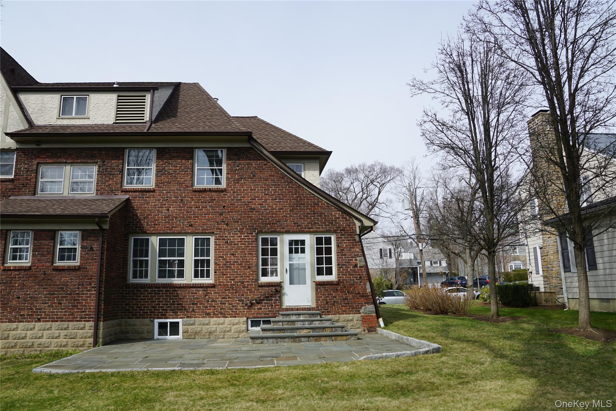 Photo 4 of this property