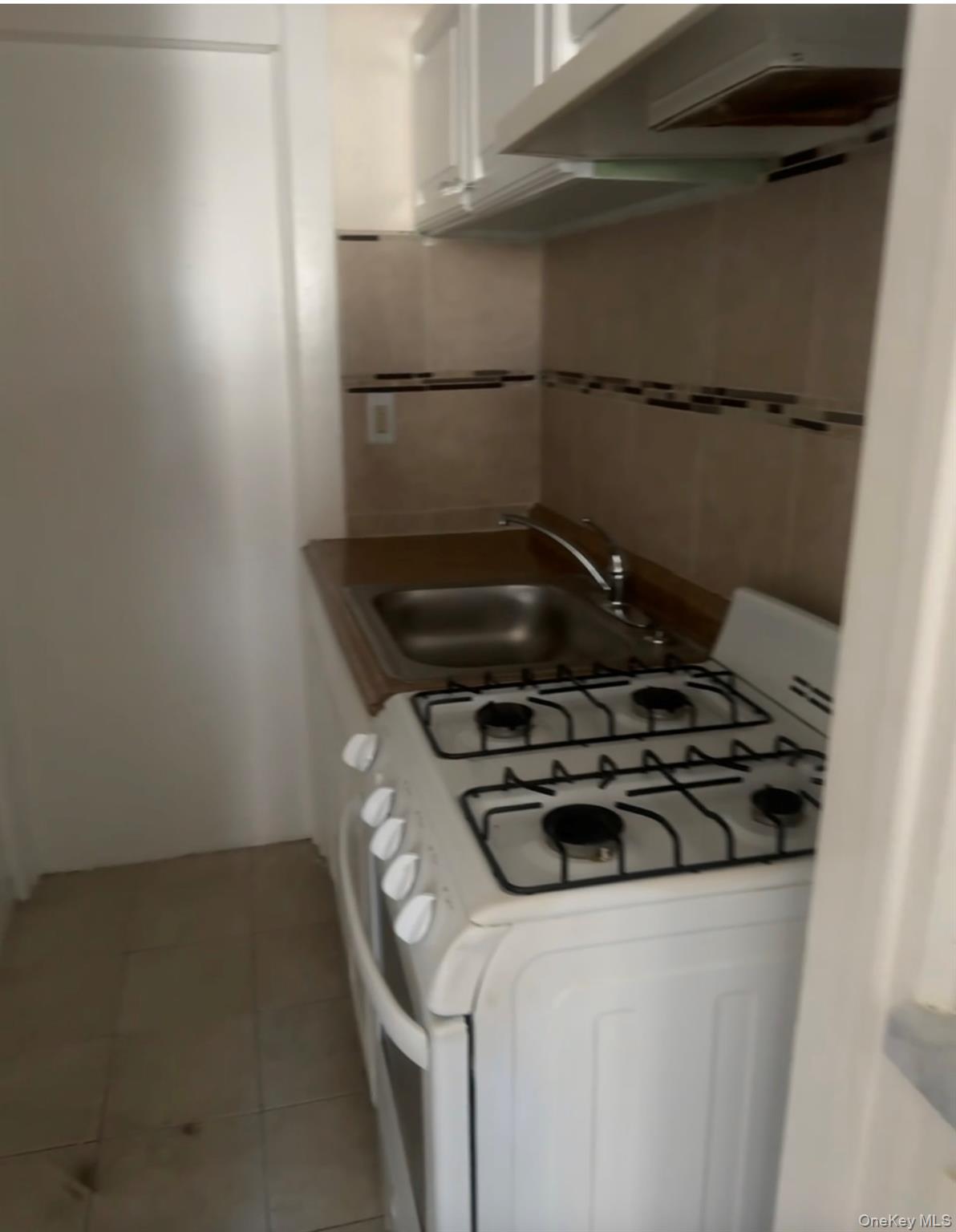 Photo 4 of this property