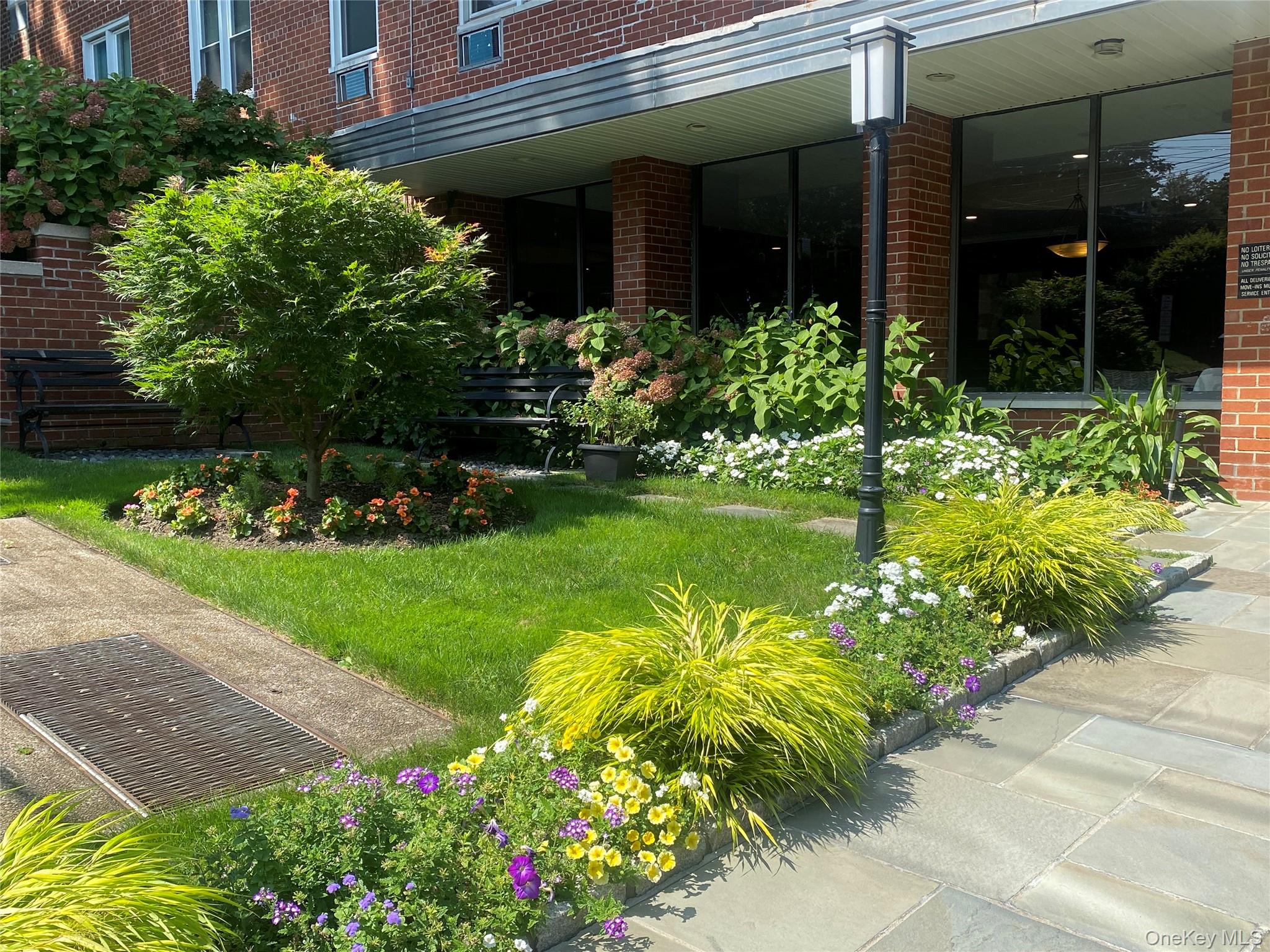Welcome to The Gentry; this exquisitely maintained Elevator Building w...