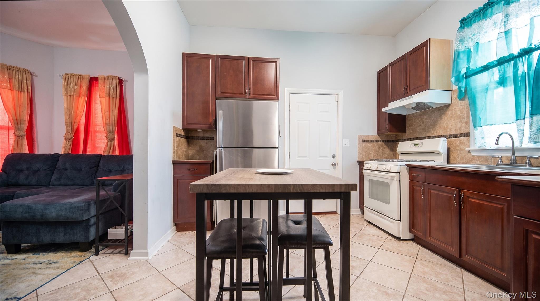 Photo 6 of this property