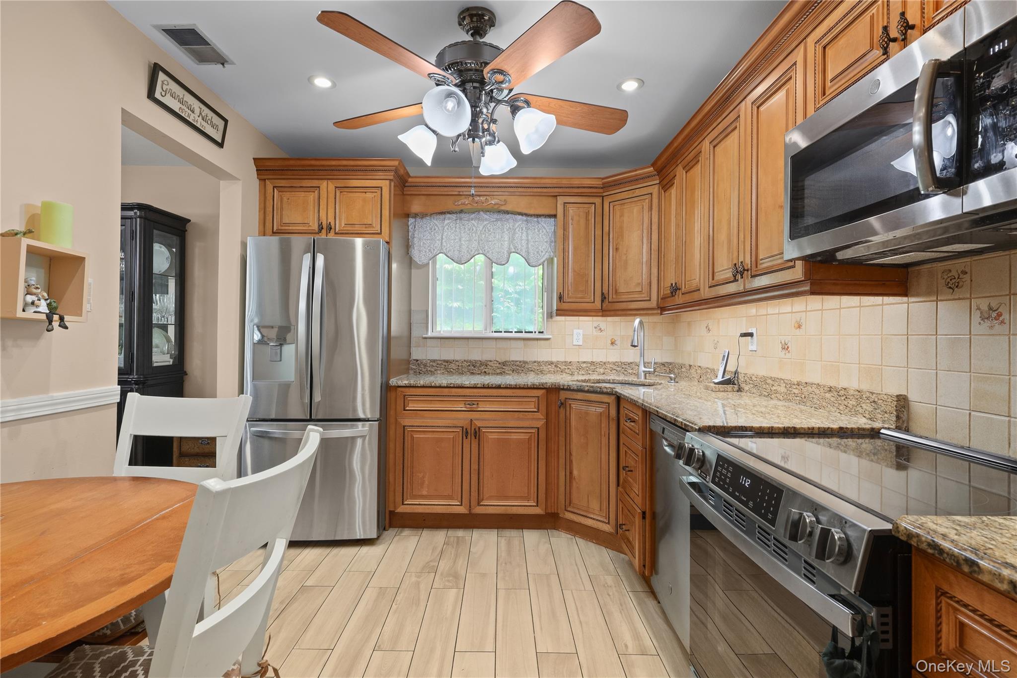 Photo 7 of this property