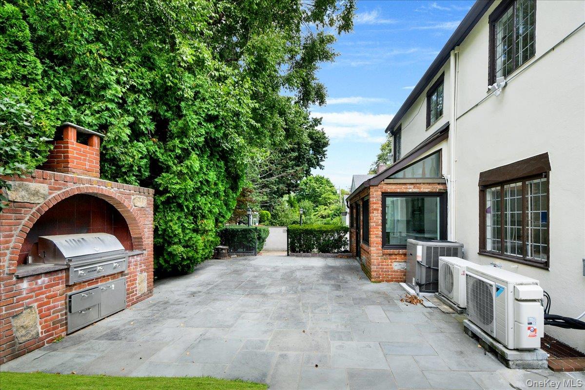 Photo 6 of this property