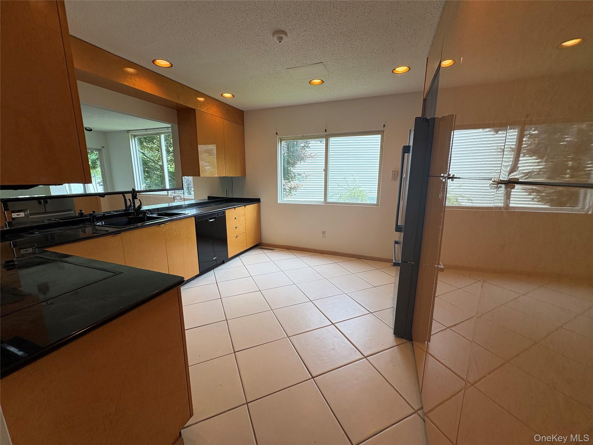 Photo 4 of this property