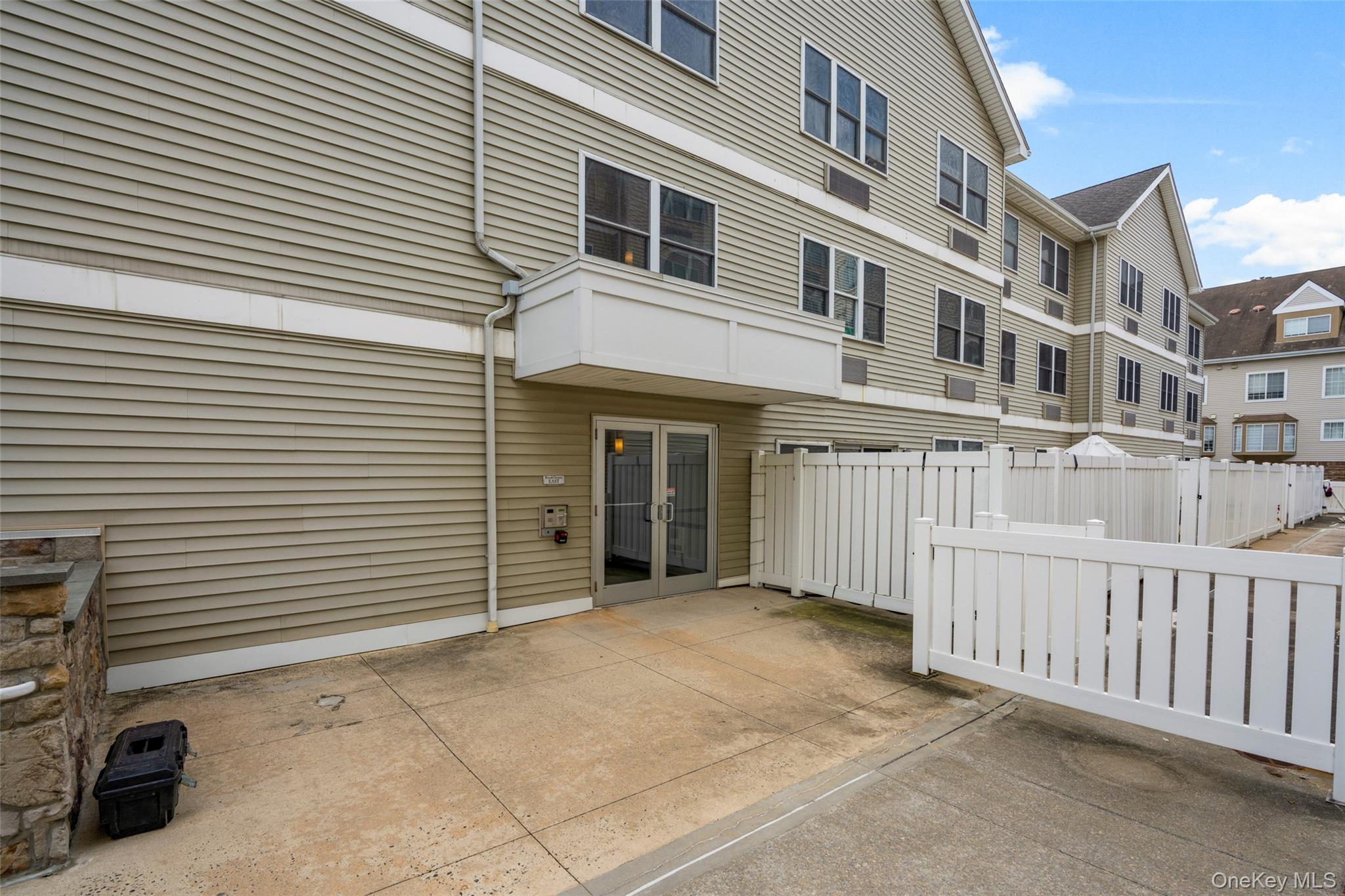 Photo 4 of this property