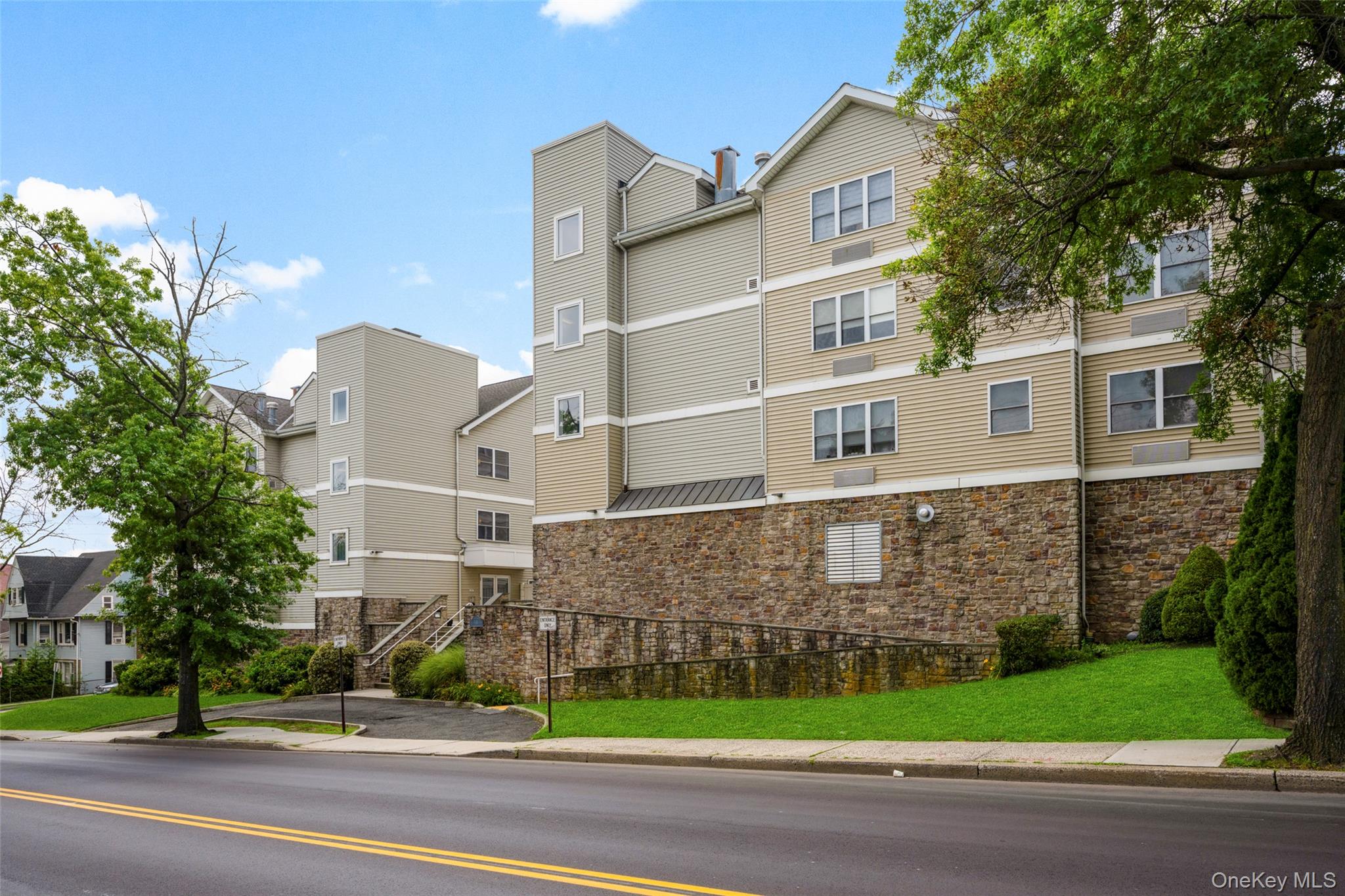 Welcome to this beautifully updated condo at Brookchester Court with 2...