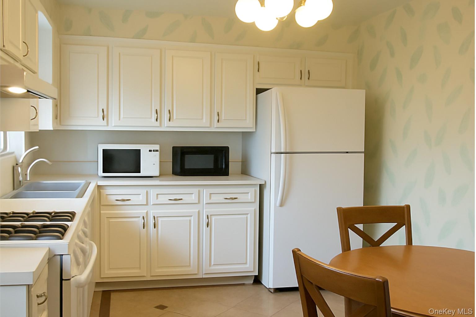 Photo 4 of this property