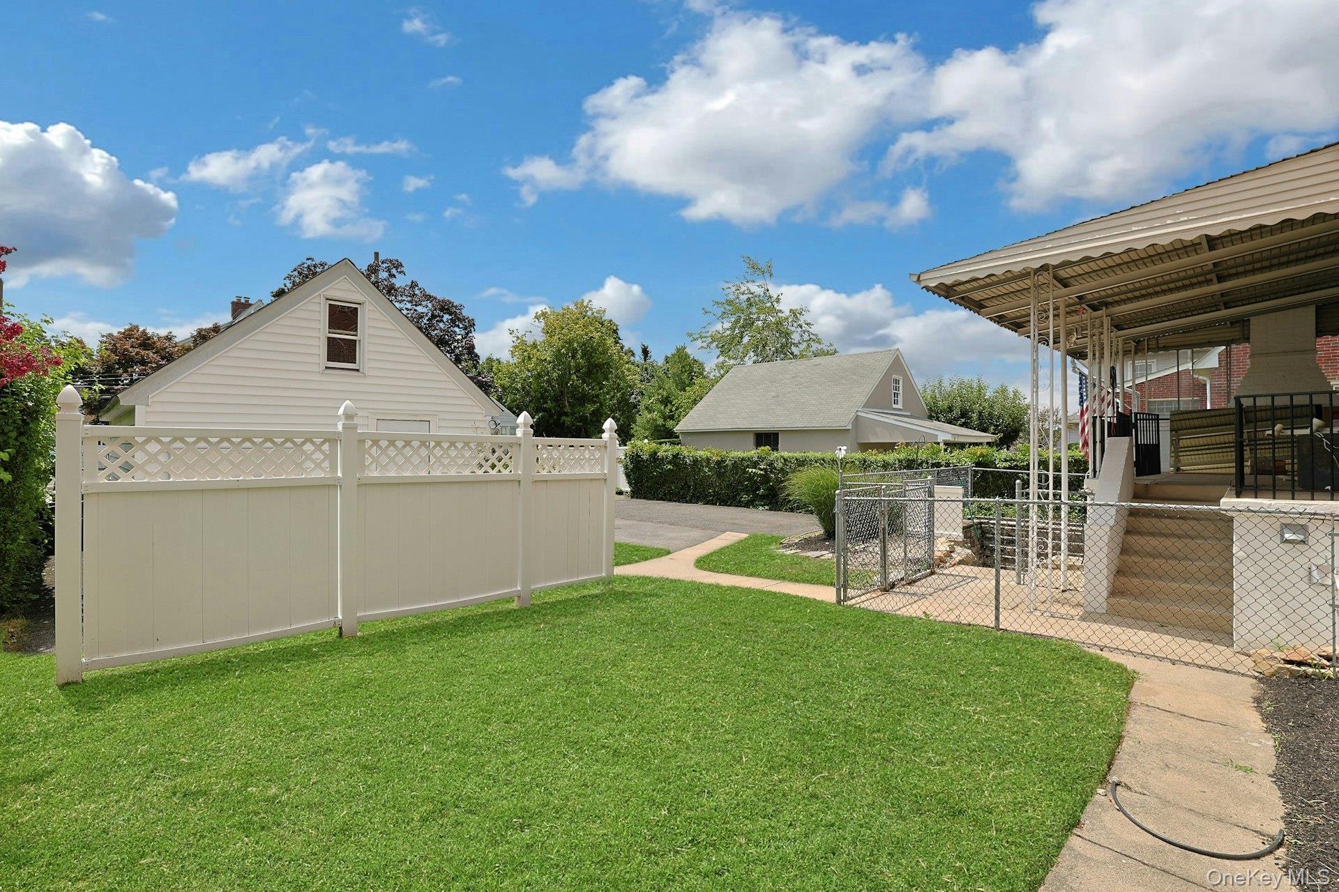 Photo 4 of this property
