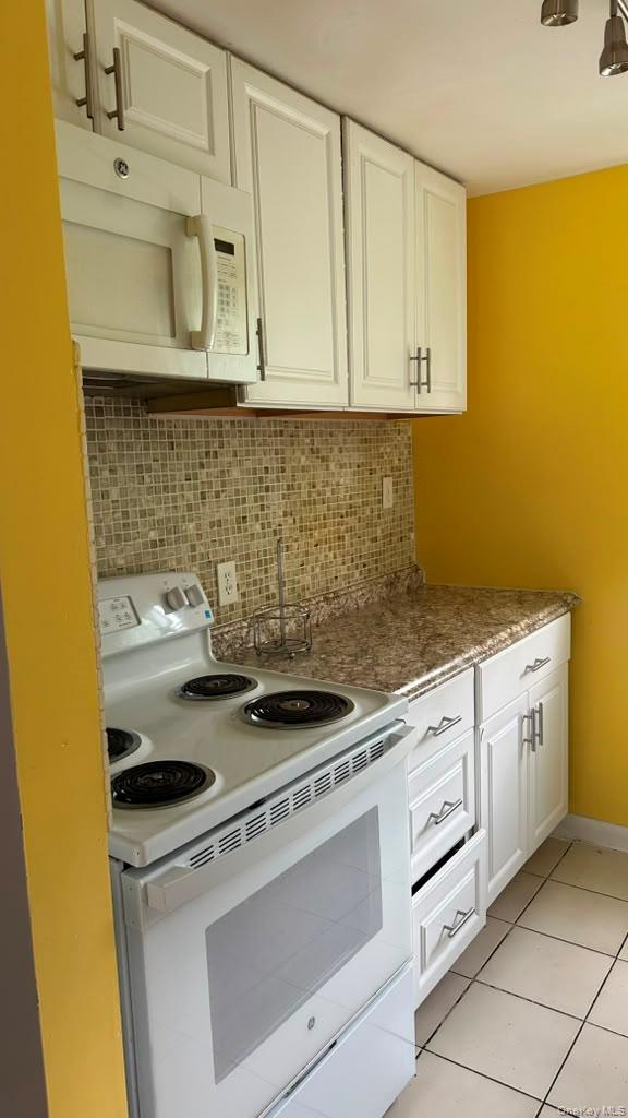Photo 3 of this property