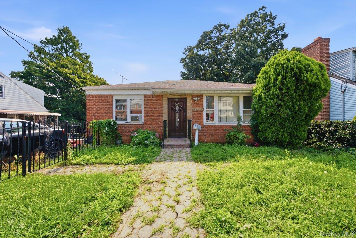 Wonderful 2 Bedroom /2 bathroom Ranch style home nestled in the McLean...