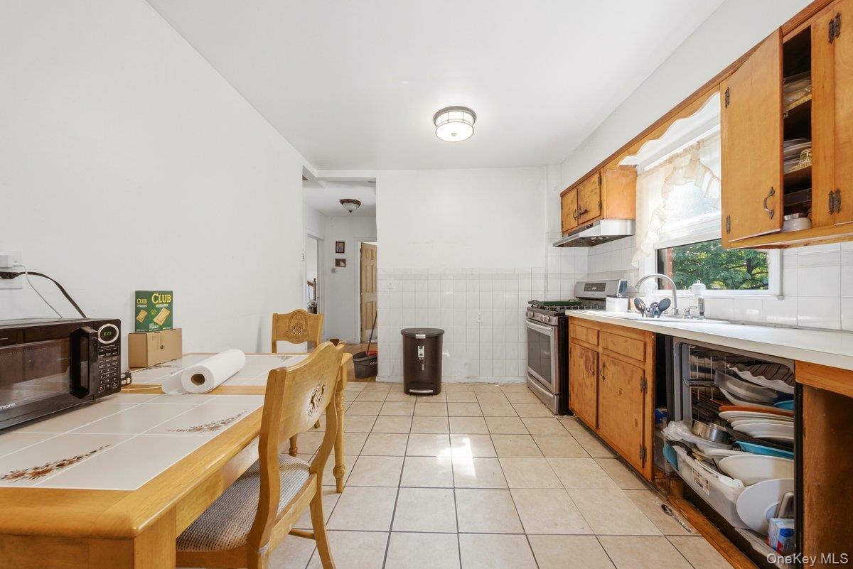 Photo 4 of this property
