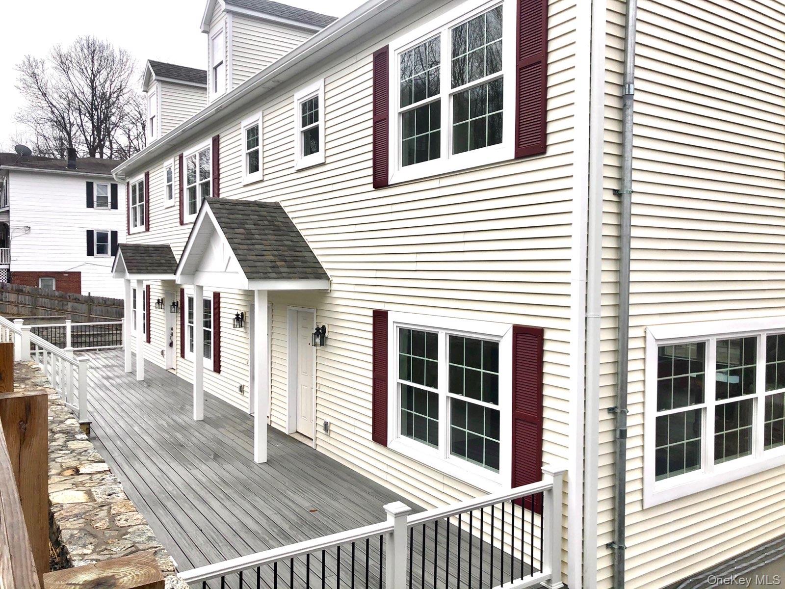 Welcome to your new home. Nothing to do but move in ! End unit with lo...