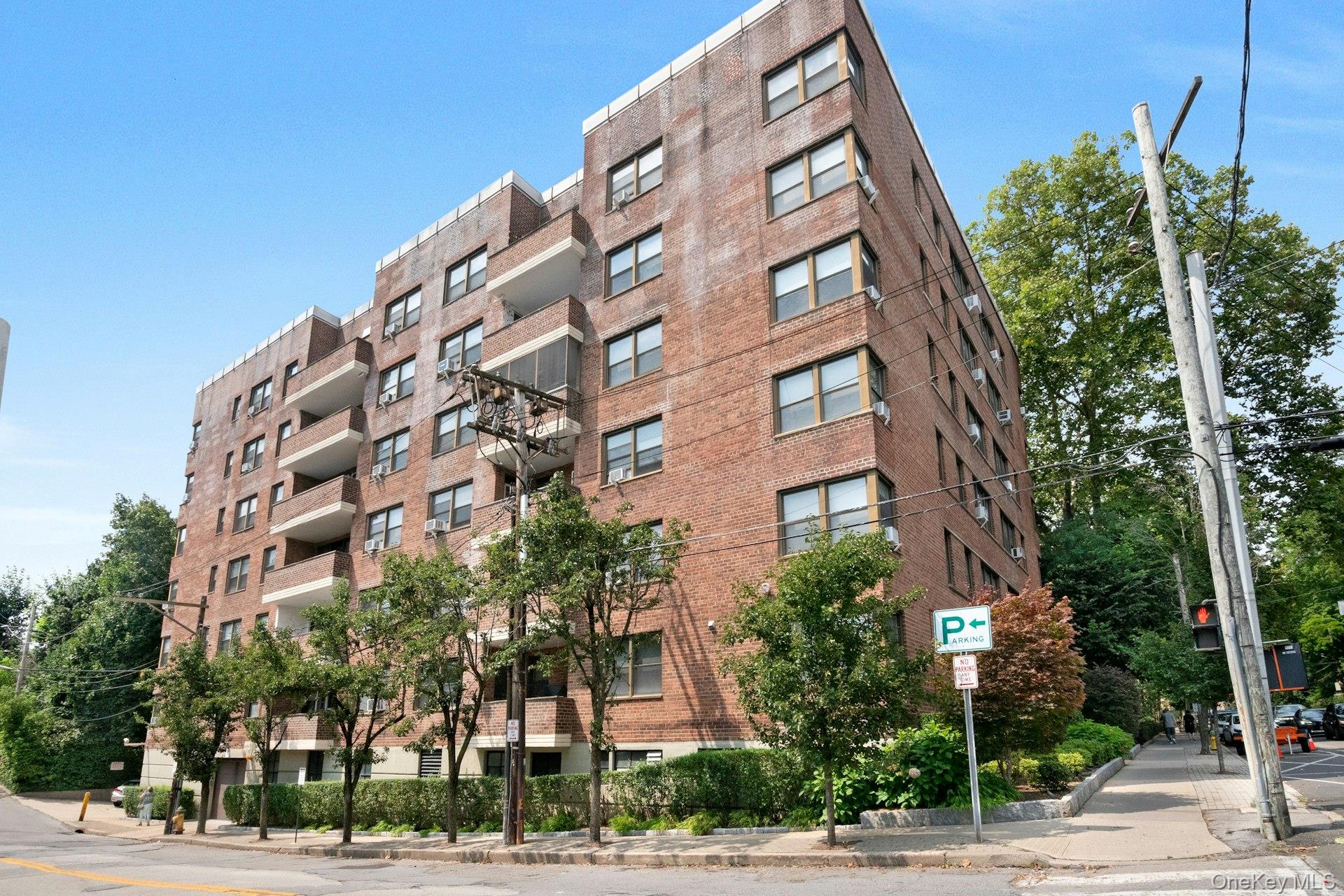 Welcome home to this beautifully newly constructed 2-bedroom, 2-bathro...