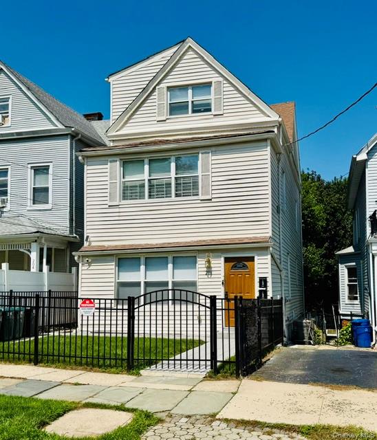Welcome home to this cozy and inviting third-floor walk-up one-bedroom...