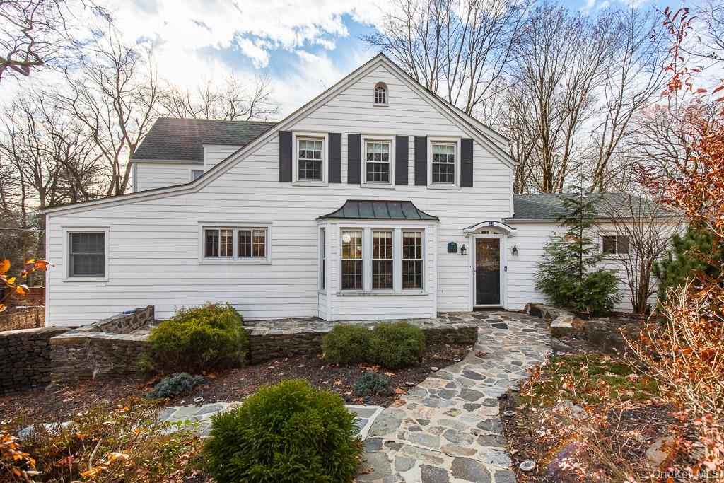 Beautifully renovated Colonial available for rent in the heart of Old...