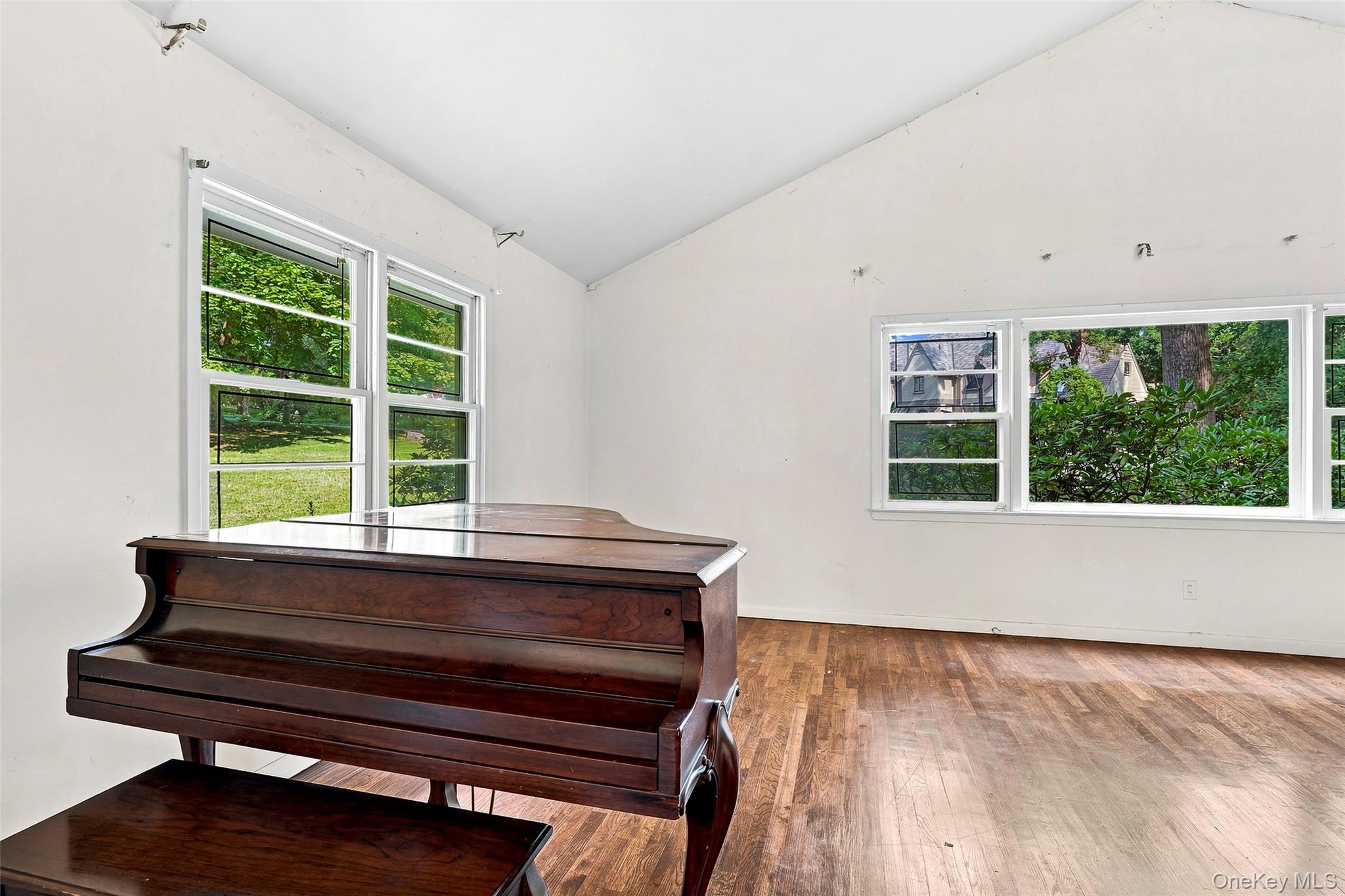 Photo 4 of this property
