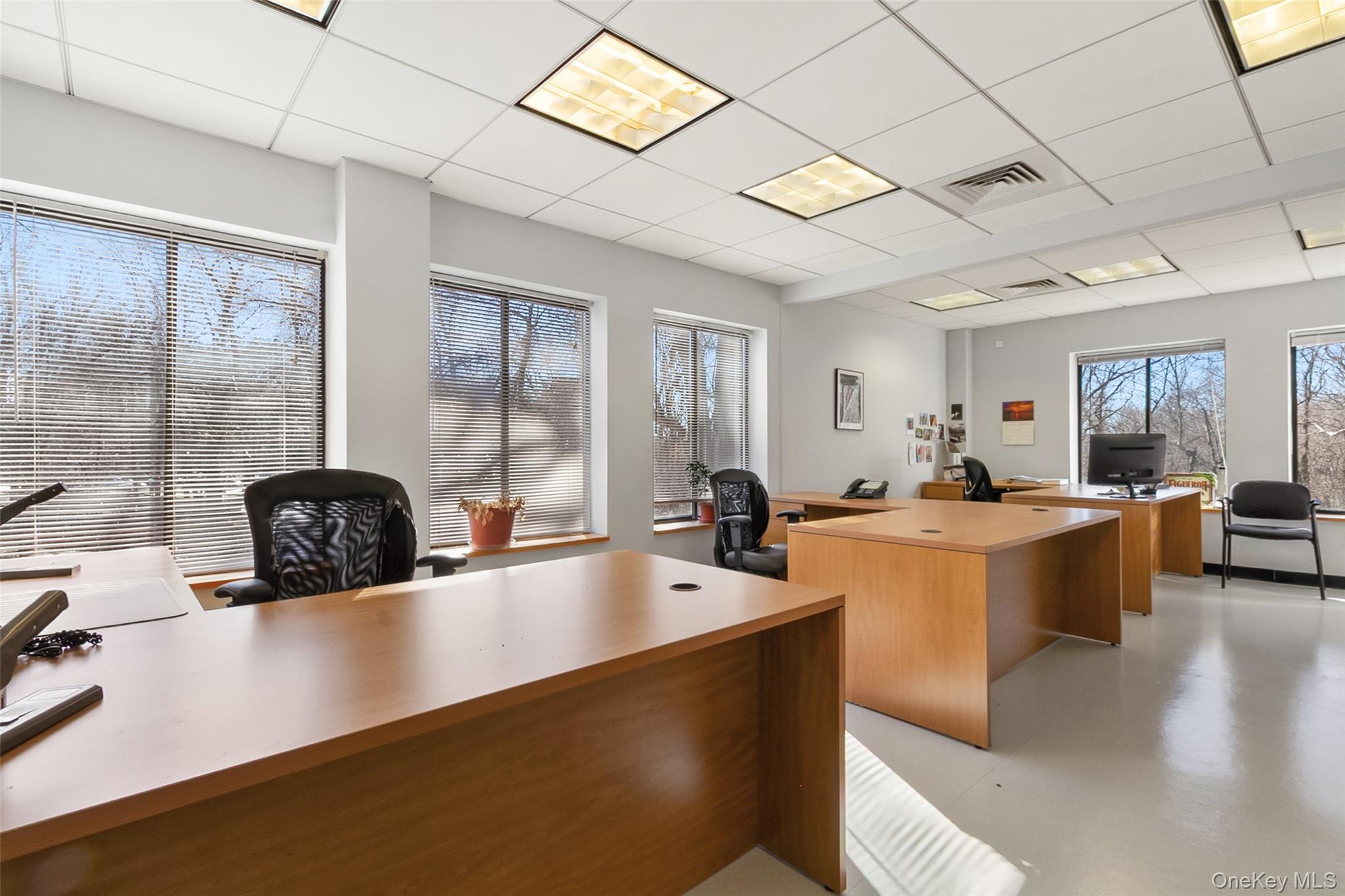 Flexible commercial office space for lease. Multiple office combinatio...