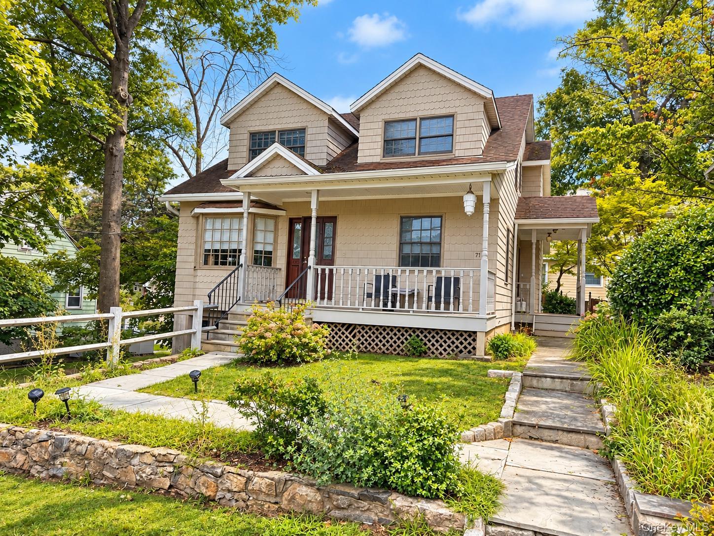 Enjoy the best of Dobbs Ferry living with the benefit of Ardsley Schoo...