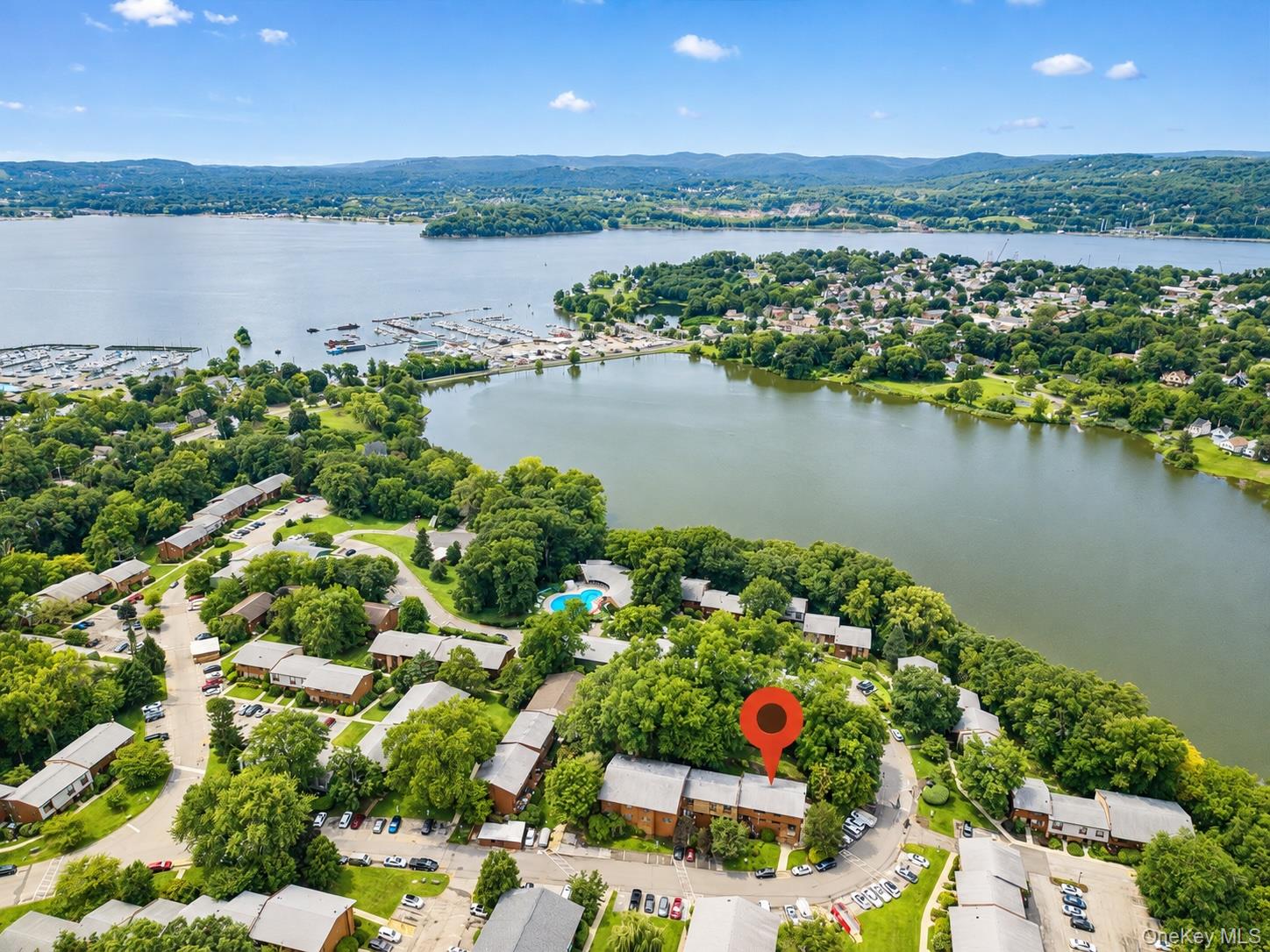 Welcome to Coachlight Square on the Hudson, where space, convenience a...