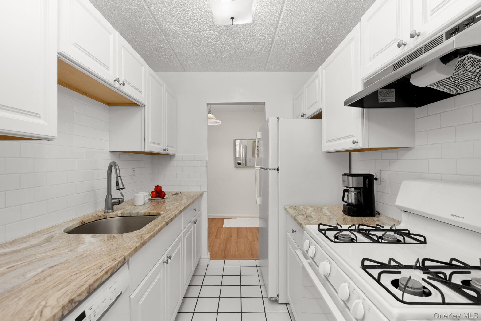 Photo 4 of this property