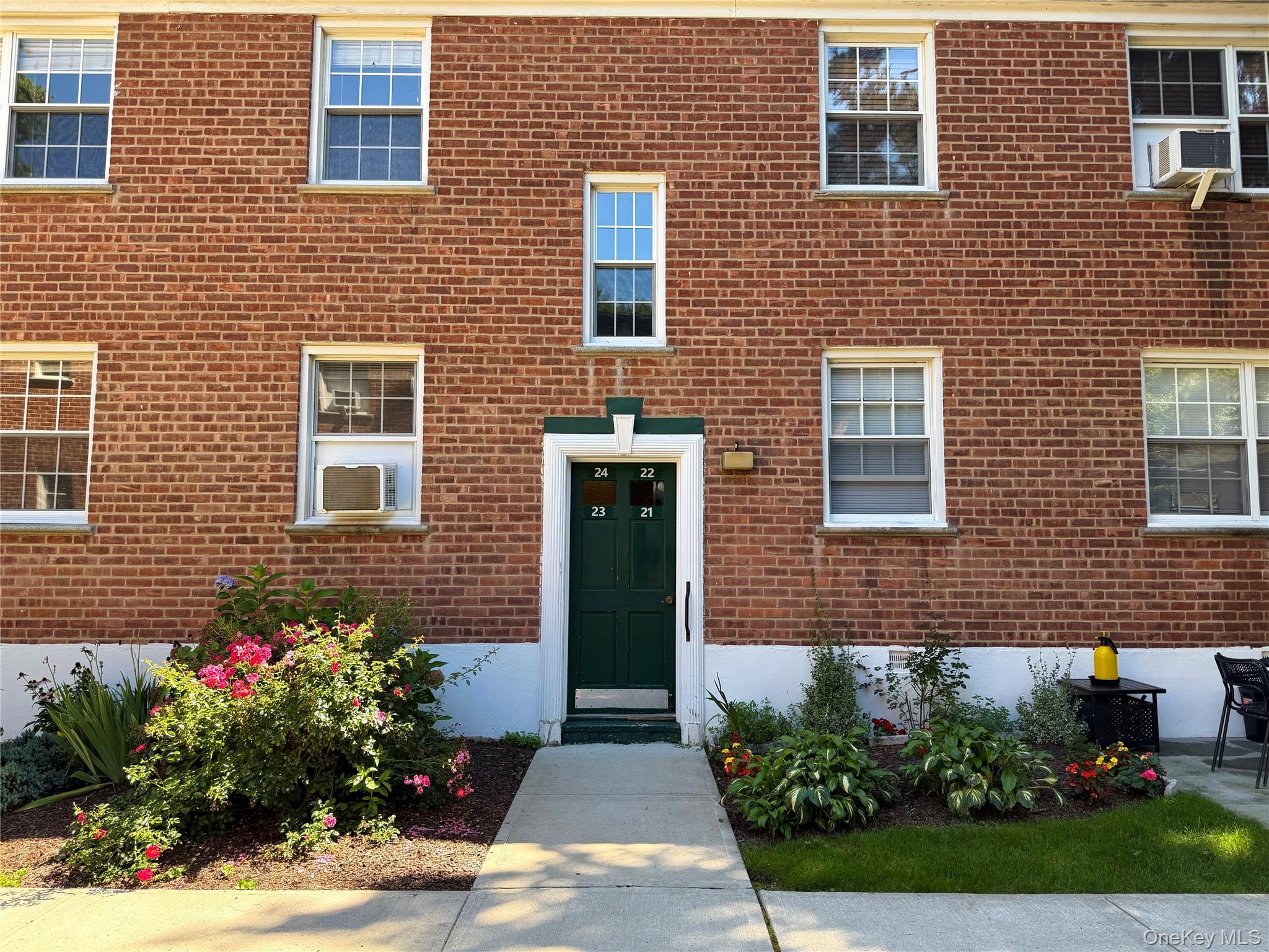A move-in-ready gem at Rex Ridge! Enter this bright and inviting studi...