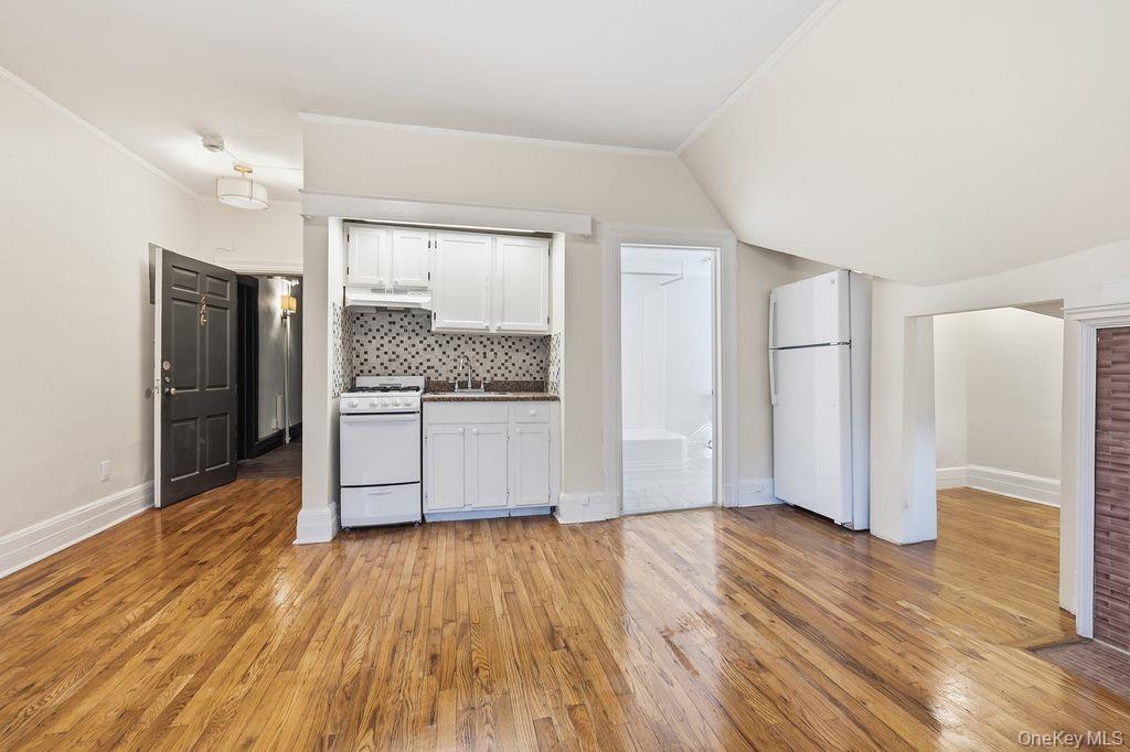 Photo 9 of this property