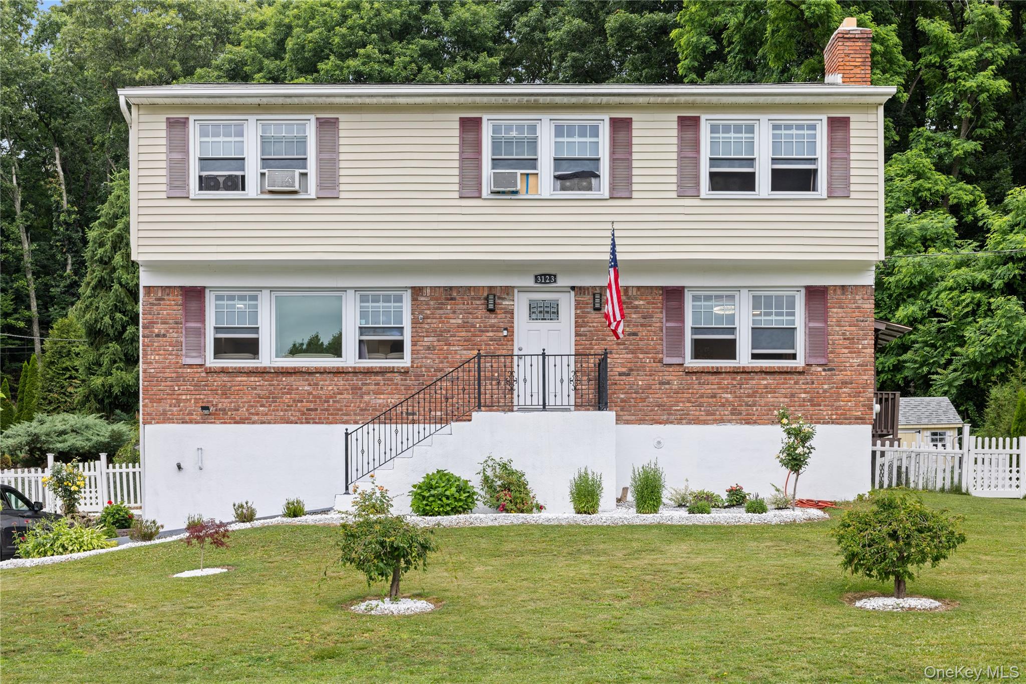 BEAUTIFUL 4 BEDROOM COLONIAL WITH EXTENSIVE UPDATES THROUGHOUT! This w...