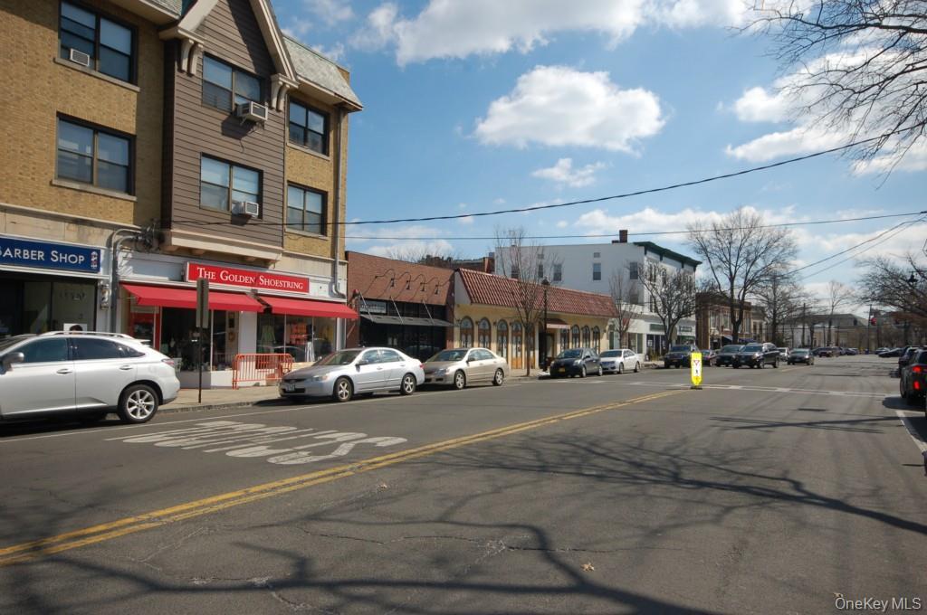 157 Larchmont Avenue is prominently situated on Larchmont Avenue betwe...