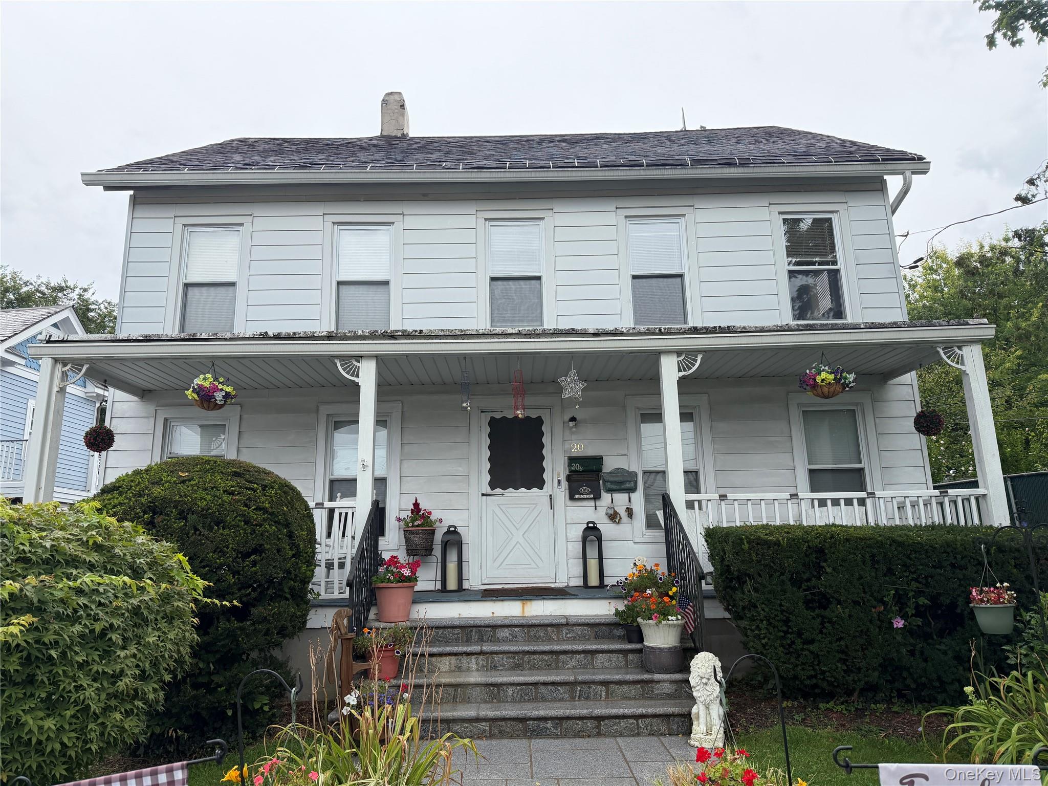 Comfortable 1 bedroom apartment in Campwoods multi family dwelling wit...