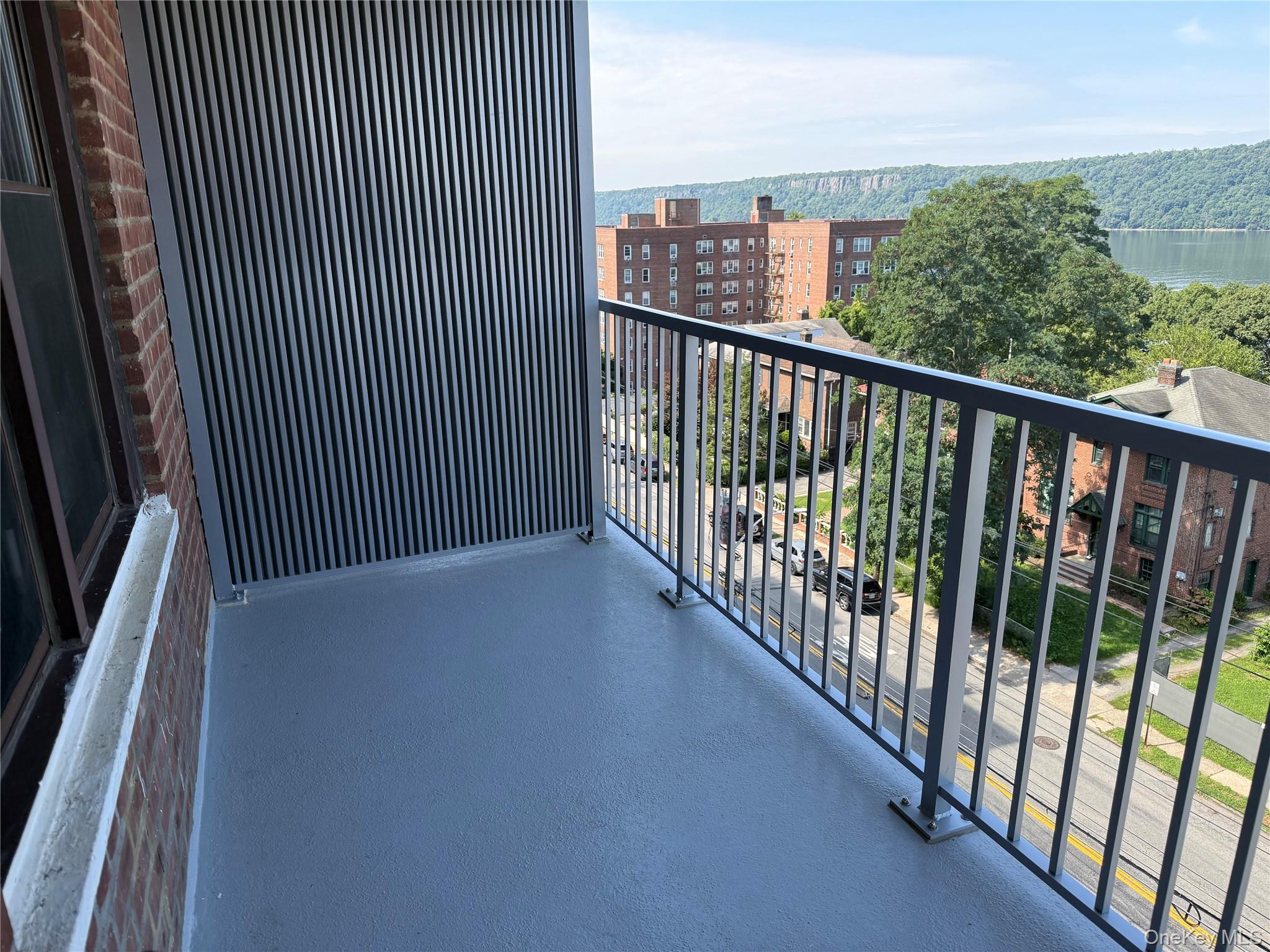 MULTI-MILLION-DOLLAR views from almost every room. Very Large 2 bedroo...