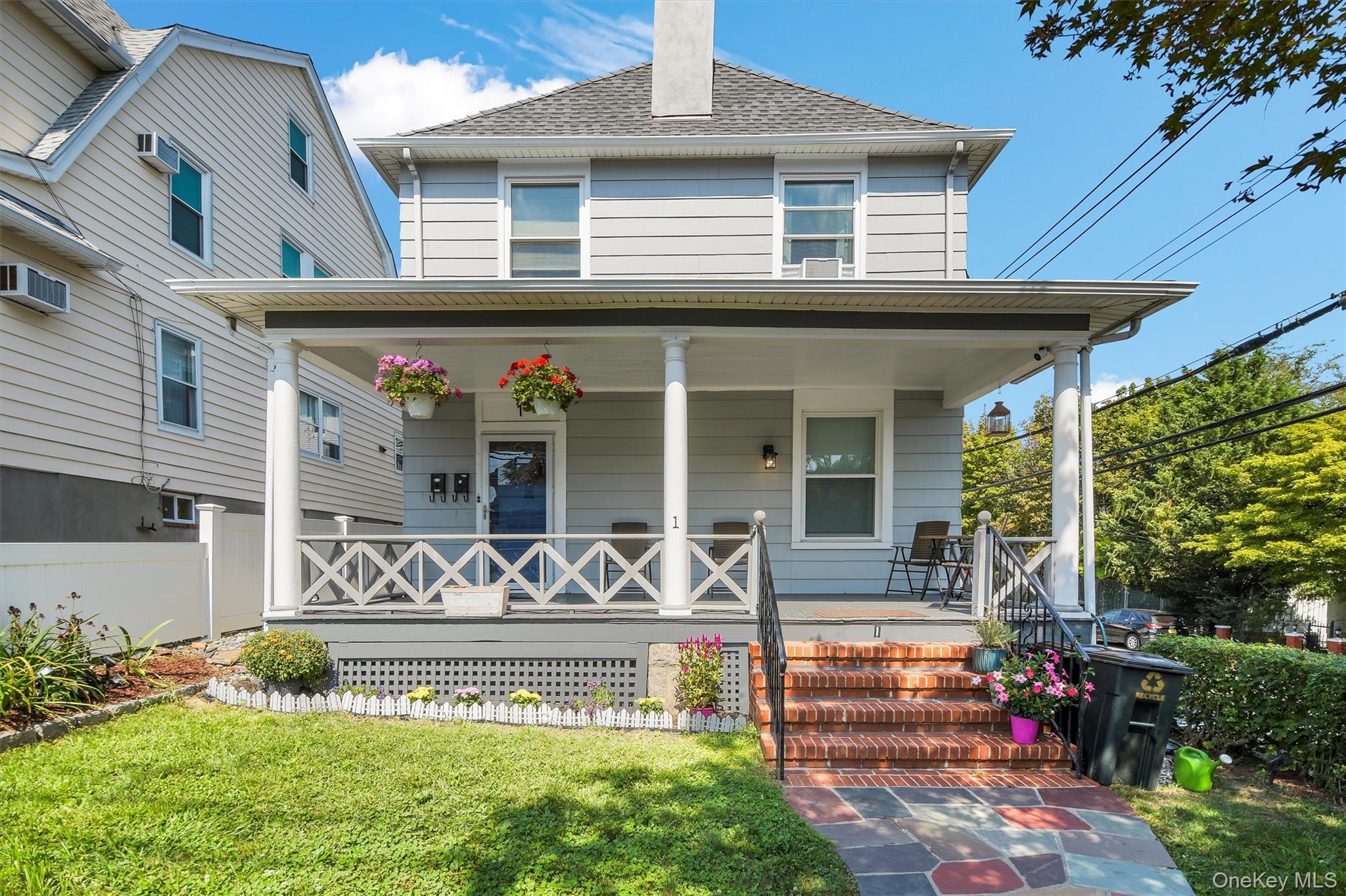 OUTSTANDING TURNKEY INVESTMENT OPPORTUNITY! This beautifully updated t...