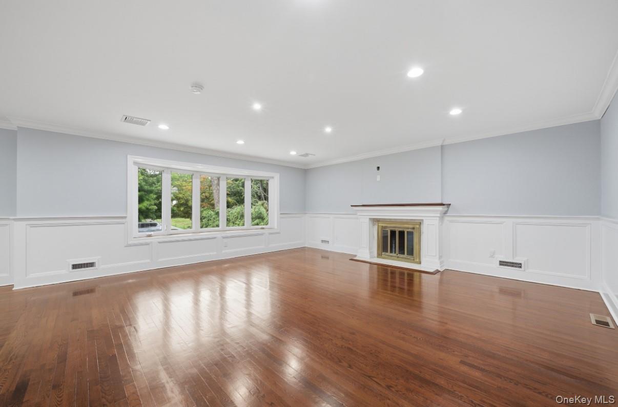 Photo 4 of this property