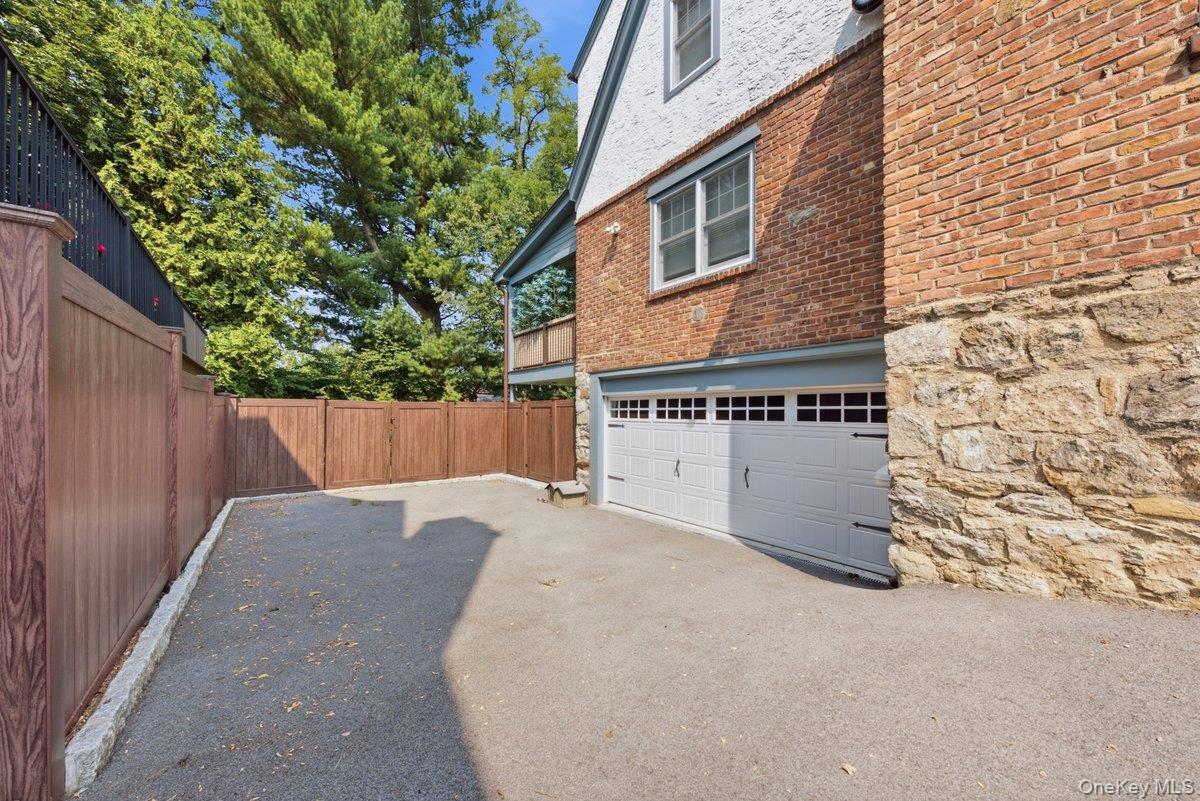 Photo 4 of this property