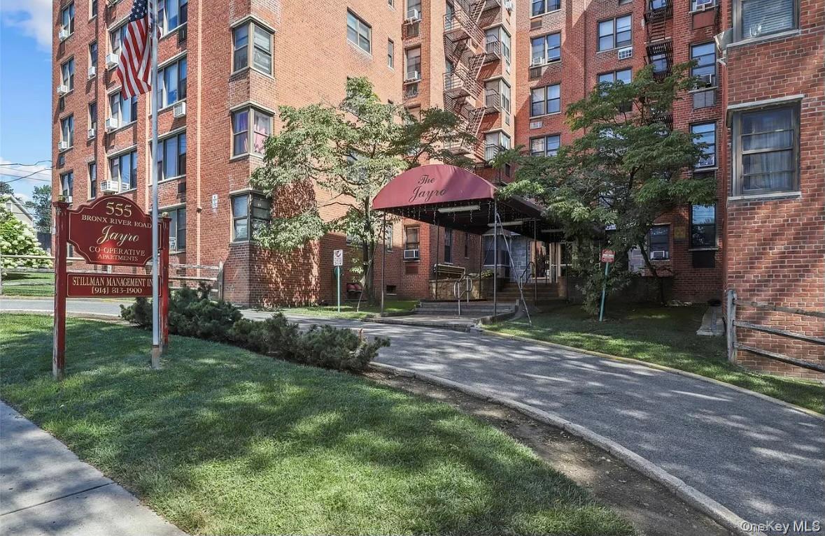 Nothing to do but move in and unpack! Enjoy comfortable, affordable li...