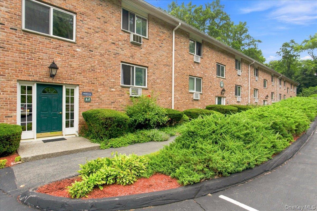 Nicely renovated 1 BR Co-op, 4 miles to the Croton RR Station. Top flo...