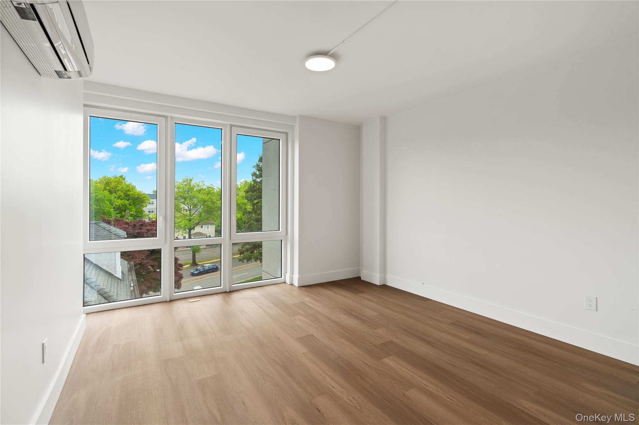 Photo 4 of this property