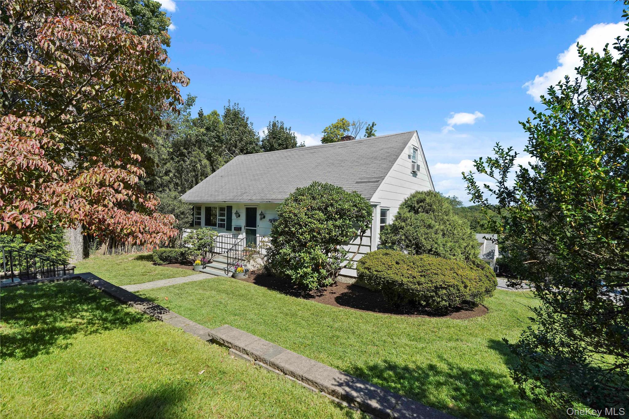 Located in the sought-after Ardsley School District, this classic Cape...