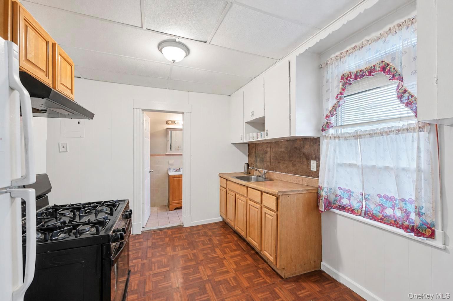 Photo 3 of this property