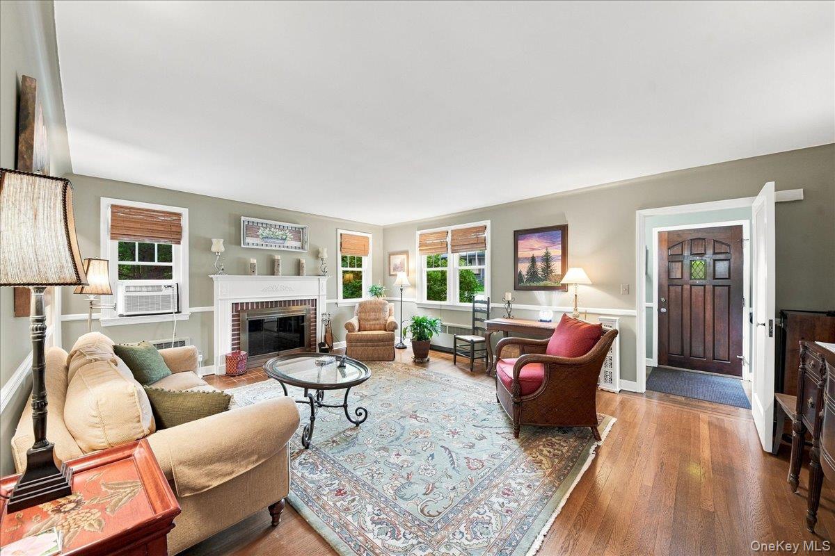 Photo 4 of this property