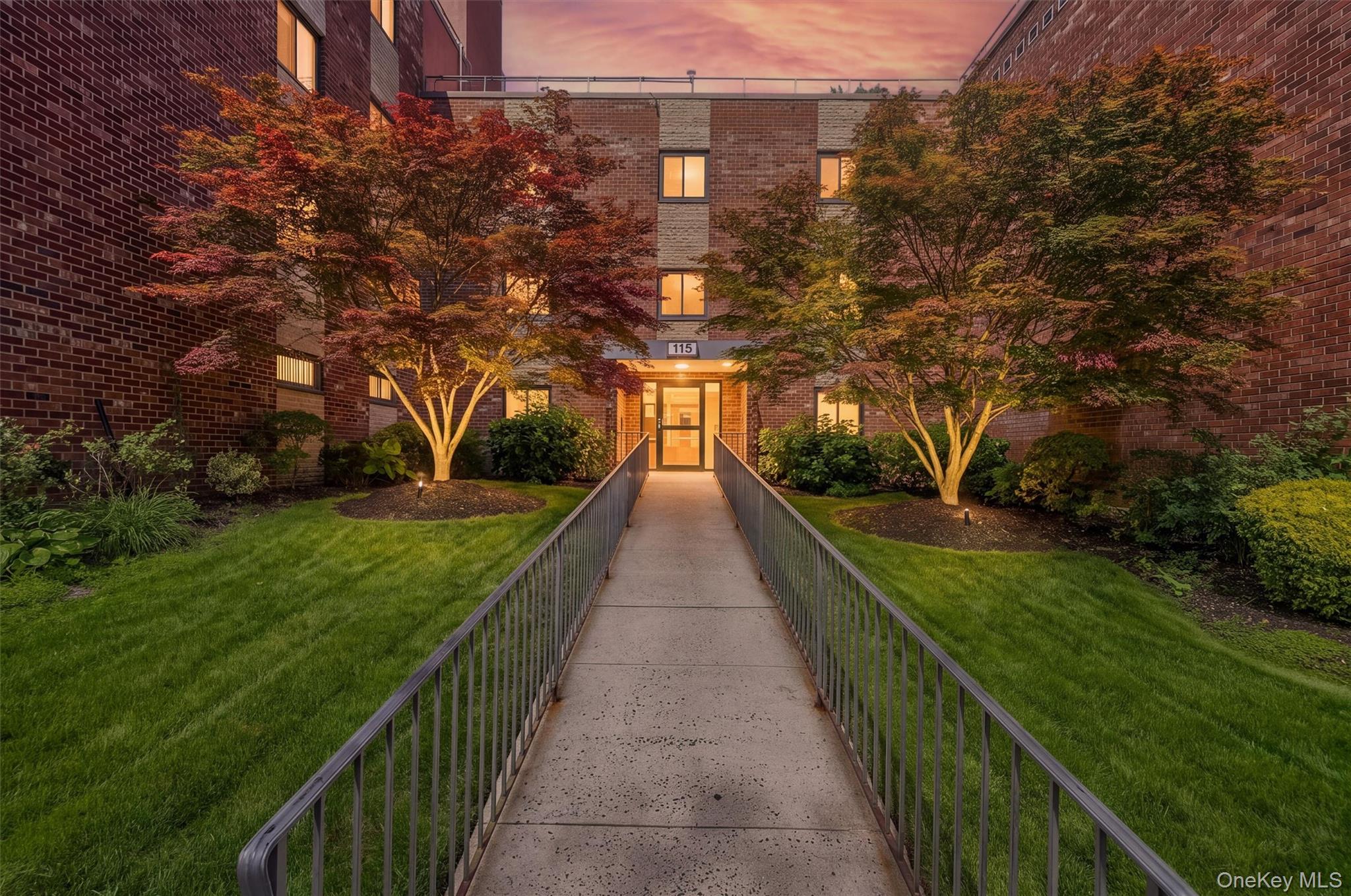 Approximately one mile from Greystone Metro-North, this Westgate Park...