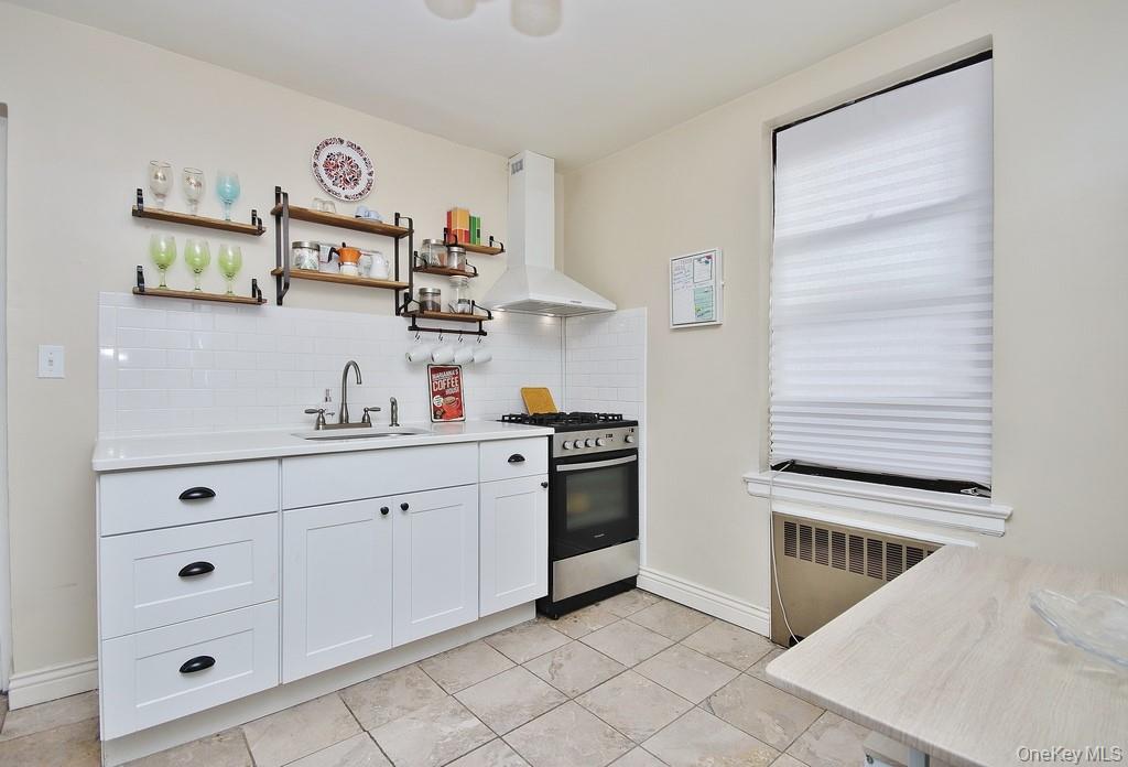 Photo 4 of this property