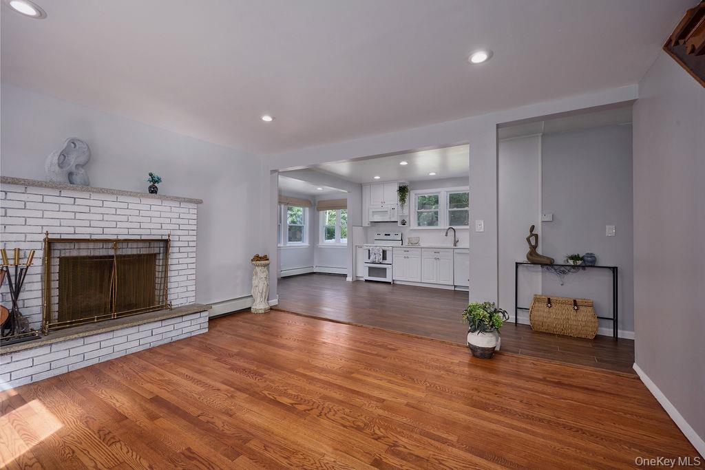Photo 4 of this property