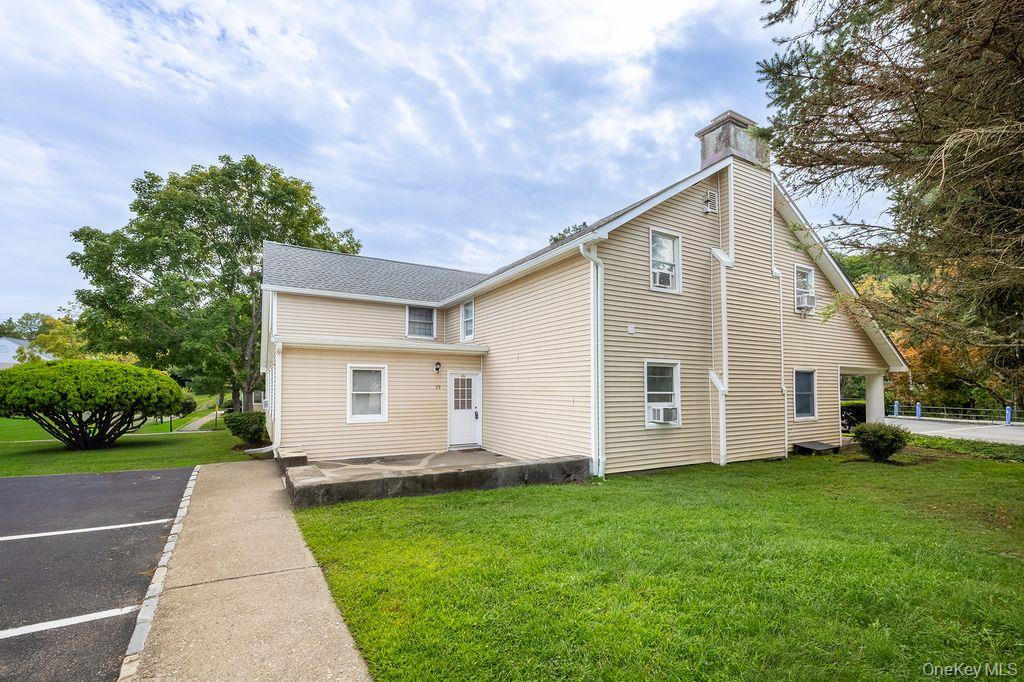 Welcome to York Farm Estates! This spacious, thoughtfully designed one...