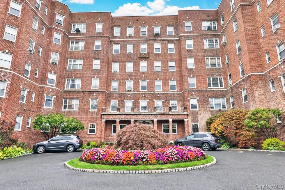 Every so often, a stunning top-floor unit with expansive views comes t...