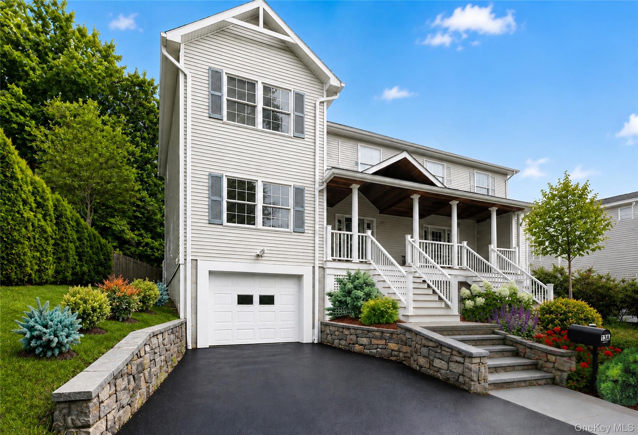 FULLY FURNISHED | TURNKEY | 0.9 MI TO RYE METRO-NORTH
Charming 1998 to...