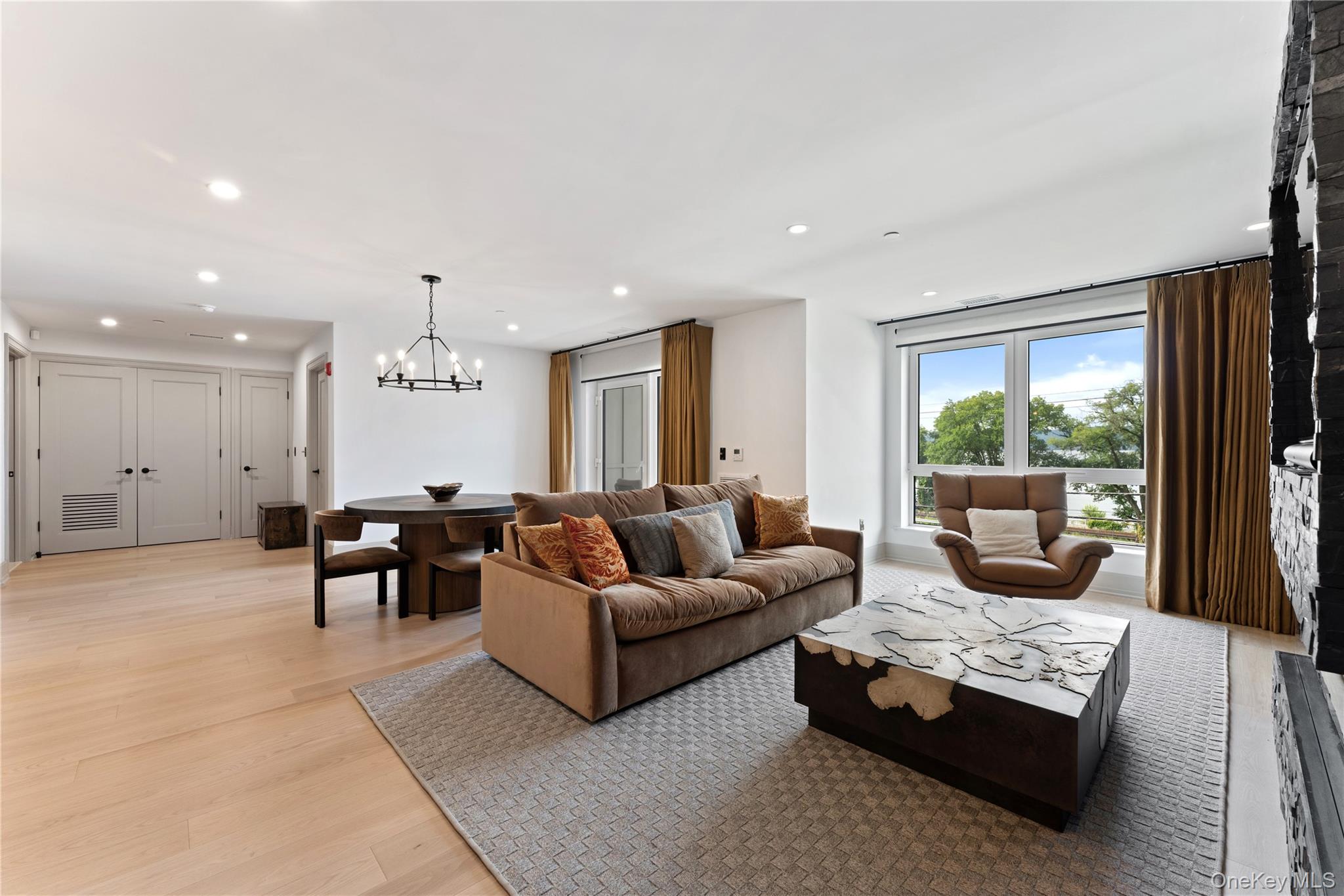Photo 4 of this property
