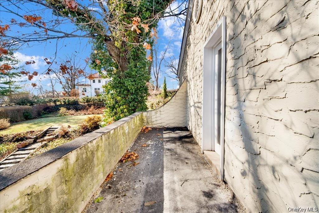 Photo 3 of this property