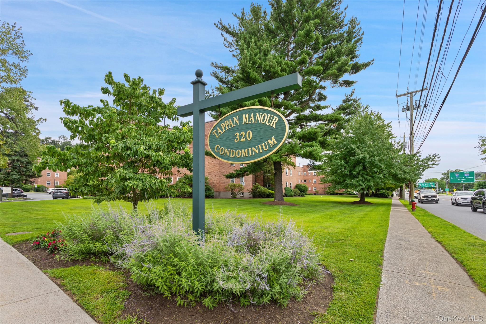Welcome to Tappan Manour and the best of Tarrytown living. Freshly pai...