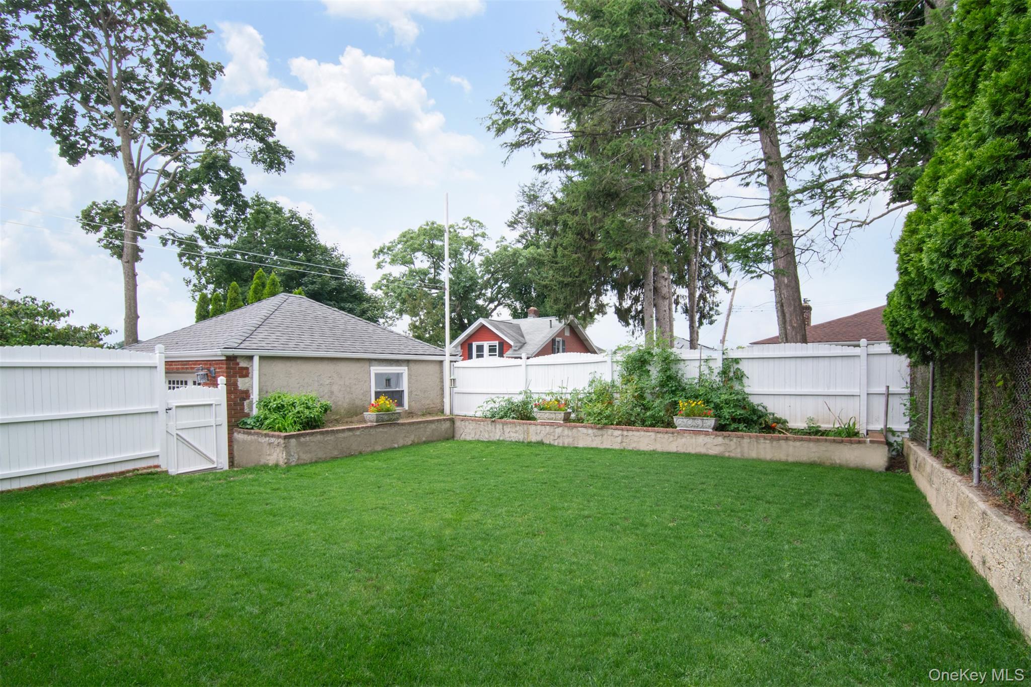 Photo 4 of this property