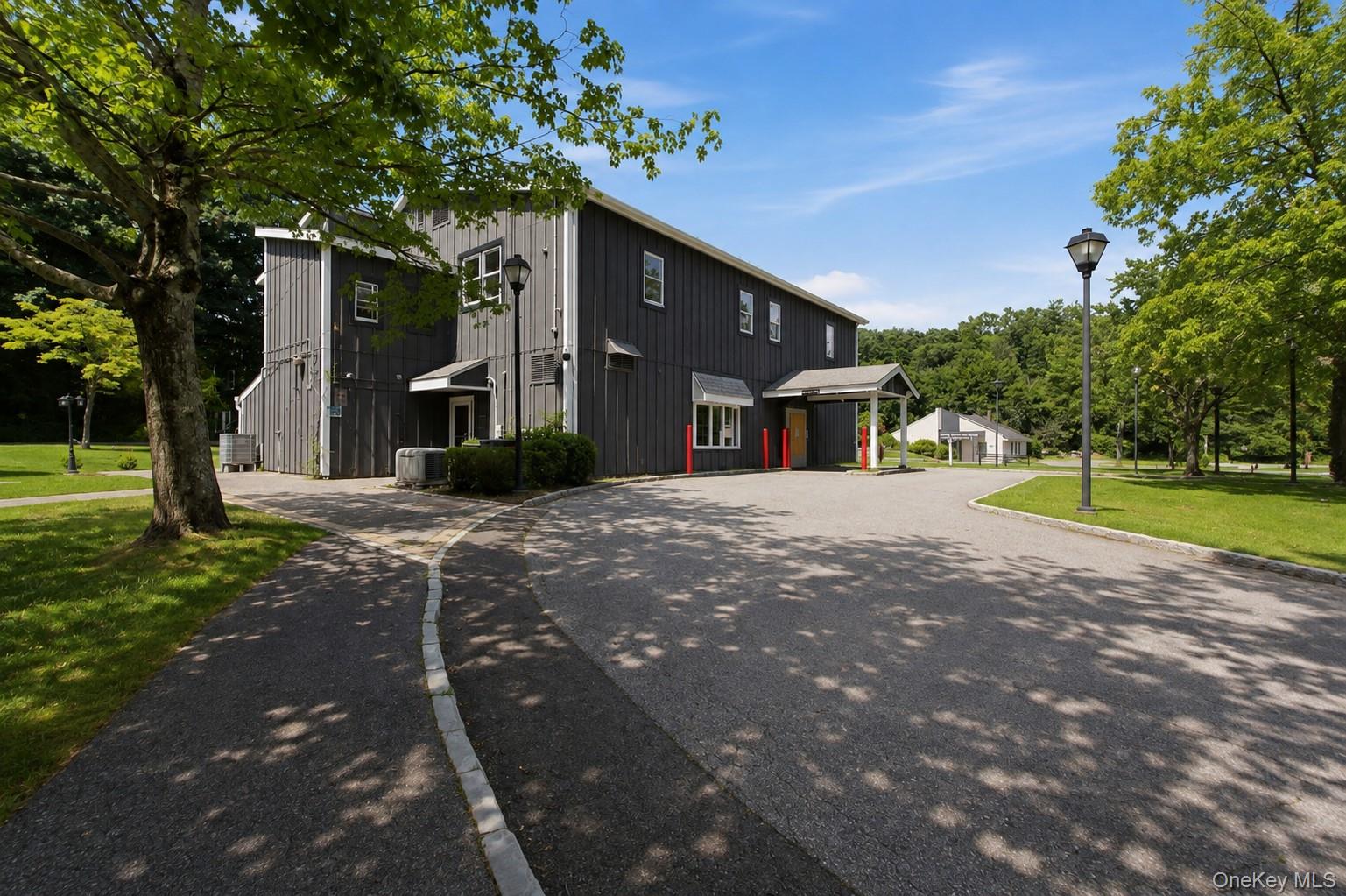 FLEXIBLE RETAIL & SERVICE SPACE OPPORTUNITY - Position your business i...